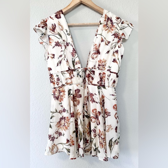 Lulus Flirty Ways Cream Floral Print Flutter Sleeve Romper - Picture 5 of 12
